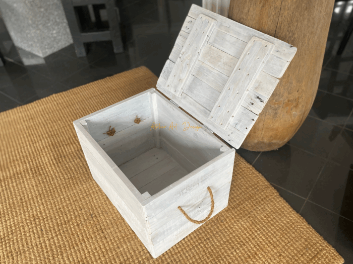 Malle en bois cerusé avec assise – Image 3